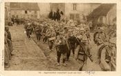 Robertas Zenekė ir Knakštedtas. Vokiečių jėgerių batalionas žygiuoja per kaimą. 1915 m. Atviruko aversas