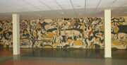 Freska-sgrafitas, _Gamtos pasaulyje_, 1975 m., Nijolė Vilutytė, Romas Dalinkevičius (fot. 2020 m. Žibutė Vanagienė)