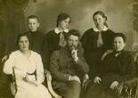 Karo gydytojas Vytautas Žakavičius su žmona Jadvyga ir vaikais Petru, Kamilija, Jadvyga. Omskas, Rusija, apie 1919 m.