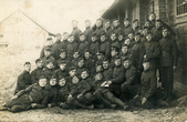 Lietuvos kariuomenės autokuopos kariai su karininkais Šančiuose 1927 metais