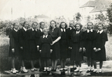 Biržų antrosios vidurinės mokyklos VII b klasės mokinės