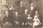 Tubučių šeima. Rietavo valsčius, Stumbrių kaimas. 1922 m.