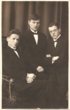 Kazimieras Vaičekauskas su studijų draugais Vincu ir Petru Katiliais. Kaunas, 1926 m.