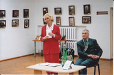 Tauro nuziejaus darbuotojai Liuda Kaminskienė ir Justinas Sajauskas renginyje. Knygos " Še tau Barsukai" pristatymas. 2006 m.