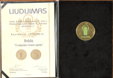 Medalis „Už nuopelnus Lietuvos sportui“ su liudijimu dėkle