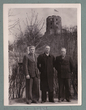 Grupinė fotografija prie Gedimino kalno. Iš kairės: Paulius Širvys, Bronius Širvys (Pauliaus Širvio pusbrolis), Leonas Širvys (Pauliaus brolius)