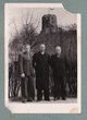 Grupinė fotografija prie Gedimino kalno. Iš kairės: Paulius Širvys, Bronius Širvys (Pauliaus Širvio pusbrolis), Leonas Širvys (Pauliaus brolius)