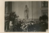 Švč. Lurdo Marijos ir šv. Bernadetos skulptūros Kretingos katalikų bažnyčioje