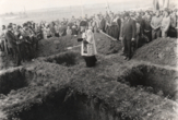 Iškilmingos trylikos partizanų palaikų laidotuvės Rietave 1990 m. spalio 14 d.