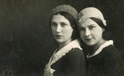 Agronomo Petro Variakojo žmona Ona Bražionytė-Variakojienė su seserimi Valerija Bražionyte Žilinskiene