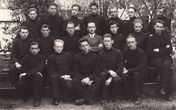 Grupė Panevėžio gimnazistų su mokytoju Petru Rapševičiumi