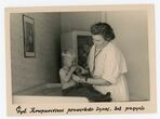 Gydytoja Krupavičienė apžiūri pacientą