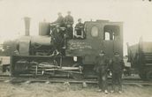 Geležinkelio Telšiai-Kretinga darbininkai prie garvežio Kretingos-Kūlupėnų apylinkėse