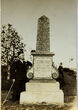 Gedimino paminklas Veliuonoje, 1929 m. ir 1934 m. (dvi nuotraukos)