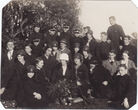 Fotoatviruko fragmentas. Grupinė nuotrauka. Kauno lenkų gimnazijos mokiniai ir mokytojai išvykoje į gamtą. Kaunas, 1927 m.