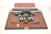 Brailio rašto mašinėlė "Karl Neubert Blinden-Schreibmaschinen"